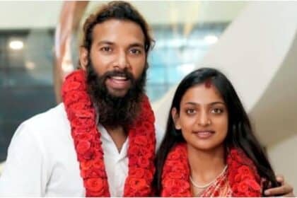 Kumbh Viral Girl Monalisa marriage